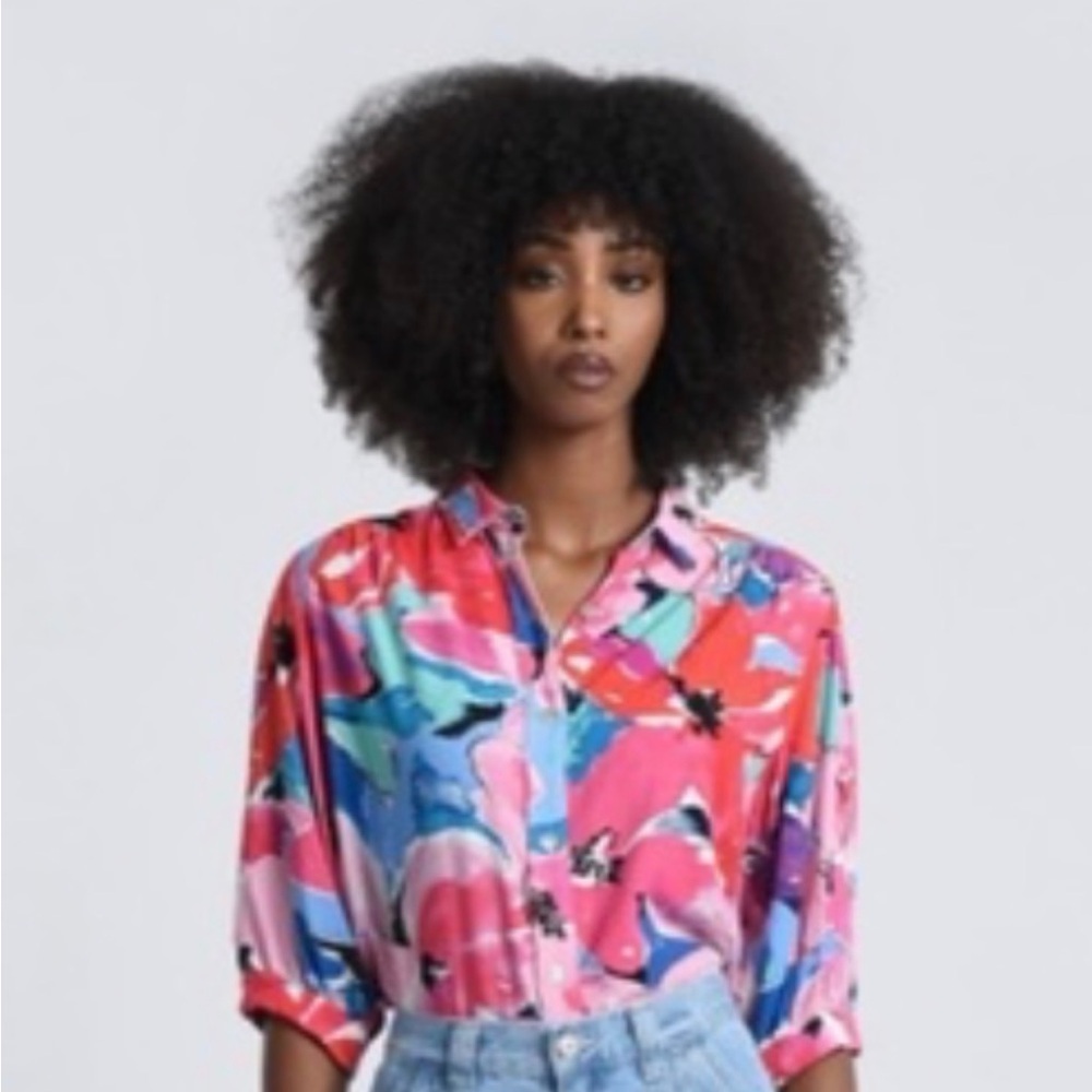 NWOT Molly Bracken Pink and Blue Floral Button Down Shirt
